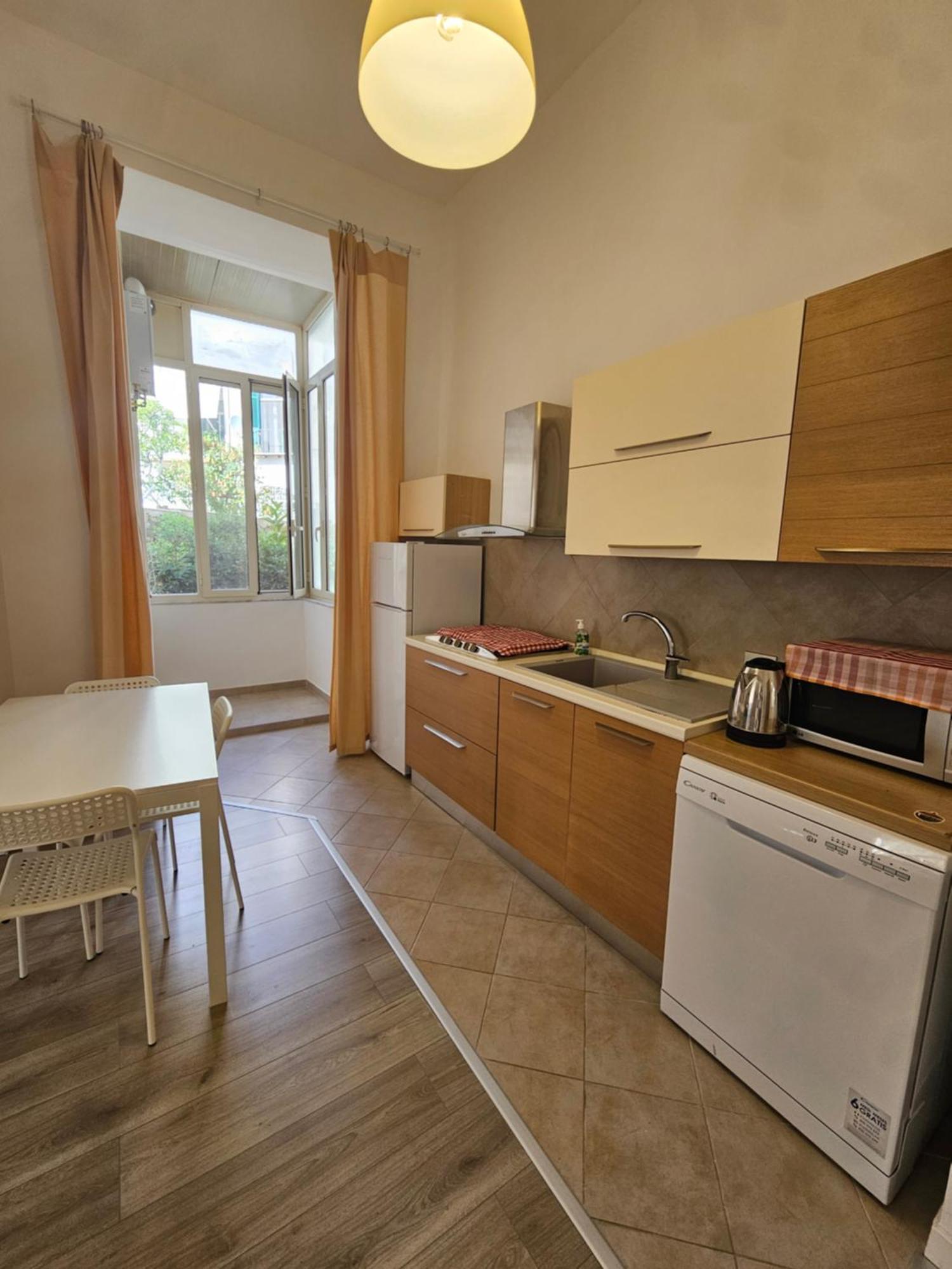 Nocelle Guest House Naples Bilik gambar